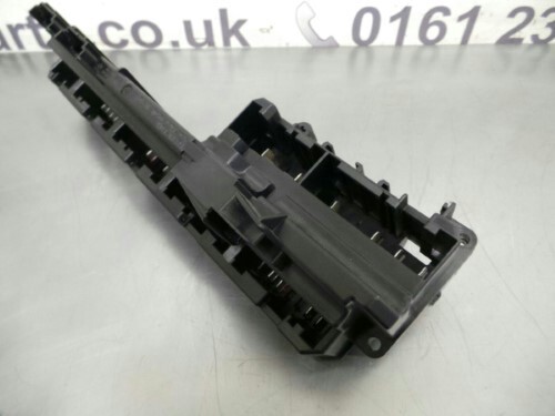 BMW E60 E61 E63 5 6 SERIES Power Distribution Fuse Box