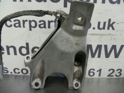 BMW E60 E63 5 SERIES N52 O/S Drivers Side Engine Mount Bracket