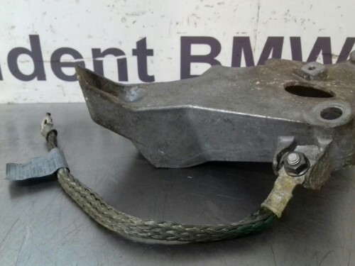 BMW E87 E90 1 3 SERIES N47 N/S Passenger Side Engine Bracket