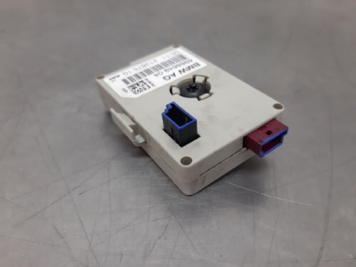 BMW E93 3 SERIES Antenna Amplifier