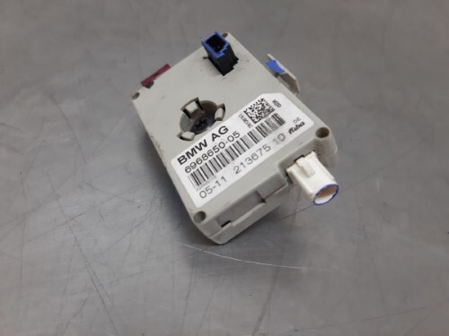 BMW E93 3 SERIES Antenna Amplifier