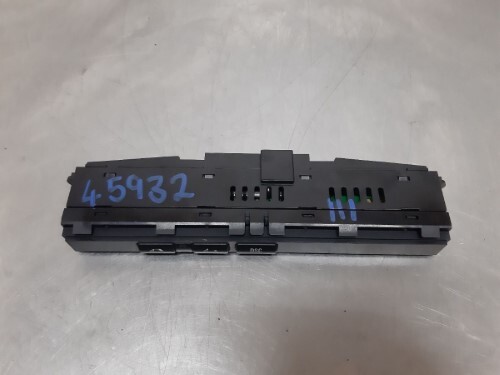 BMW E46 3 SERIES Centre Switch Assembly