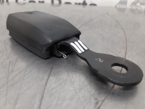 BMW E31 8 SERIES Rear Seat Belt Buckle Right Or Left