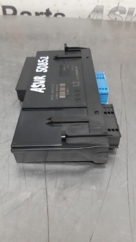 BMW E81 E87 1 SERIES Body Control Module Junction Box