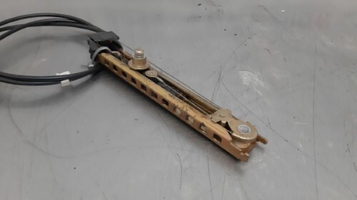 BMW E34 5 SERIES N S F Passenger Side Front Seatbelt Adjuster