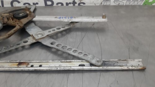 BMW E28 5 SERIES O S F Drivers Side Front Window Reg