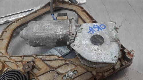 BMW E28 5 SERIES O S F Drivers Side Front Window Reg