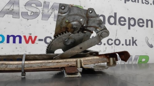 BMW E12 E28 5 SERIES O S R Drivers Side Rear Window Reg
