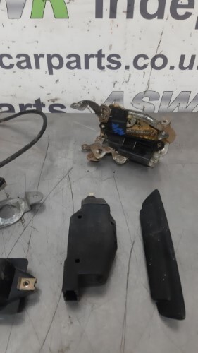 BMW 5 SERIES E28 N S F Passenger Side Front Door Catch Mechanism