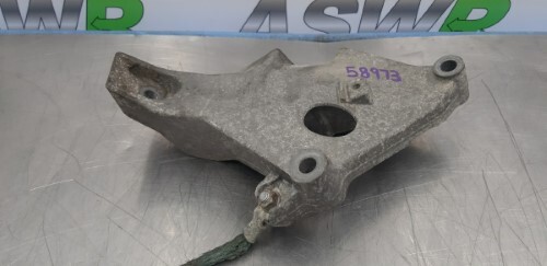 BMW E87 E90 1 3 SERIES N47 N/S Passenger Side Engine Bracket