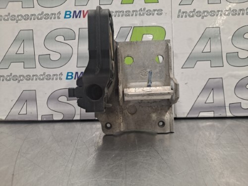 BMW Radiator Mounting Bracket O/S Drivers Right F10 F11 F12 F13 F01