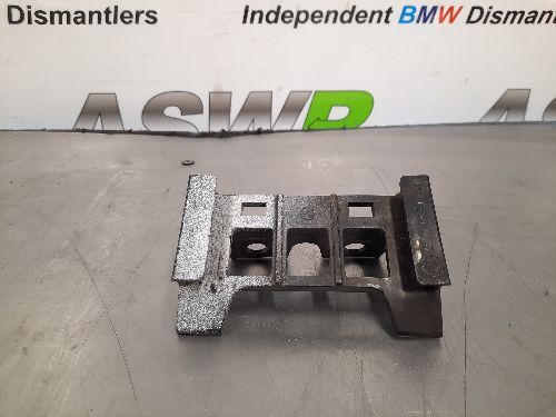 BMW E31 8 SERIES O S R Drivers Side Rear Bumper Bracket