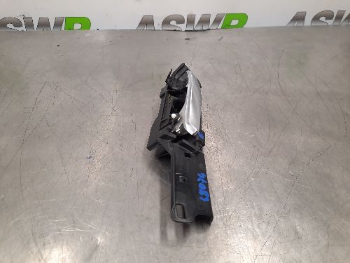 BMW E71 X6 N S F Passenger Side Front Inner Door Handle