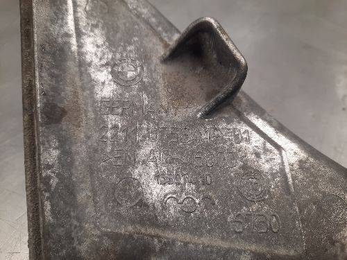 BMW E65 7 SERIES 730d N S Passenger Side Engine Mount Bracket