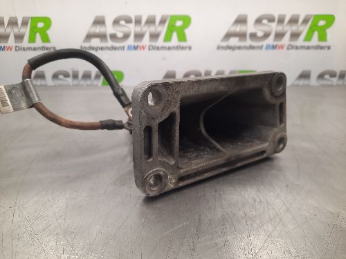 BMW E65 7 SERIES 730d O S Drivers Side Engine Mount Bracket