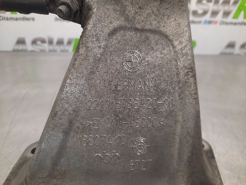 BMW E65 7 SERIES 730d O S Drivers Side Engine Mount Bracket