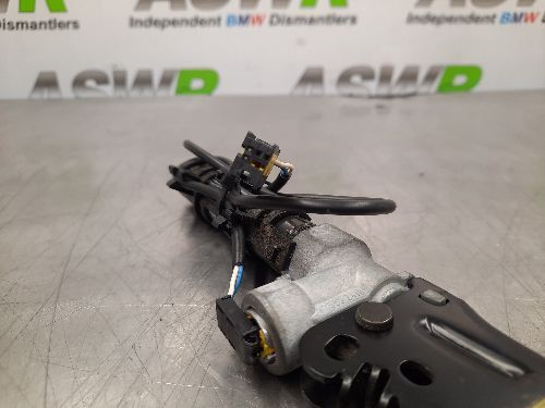 BMW E65 E66 7 SERIES Front Seat Pre Tensioner N/S Passenger Side