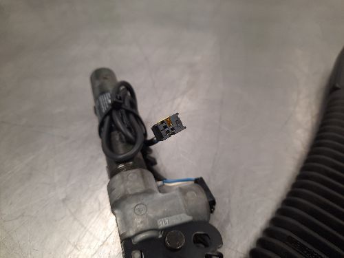 BMW E65 E66 7 SERIES Front Seat Pre Tensioner O/S Drivers Side