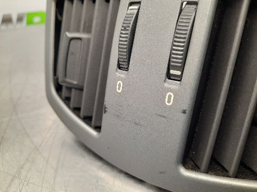 BMW E65 E66 7 SERIES Rear Centre Console Air Vent