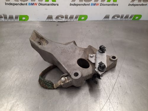 BMW E87 E90 1 3 SERIES N47 N/S Passenger Side Engine Bracket