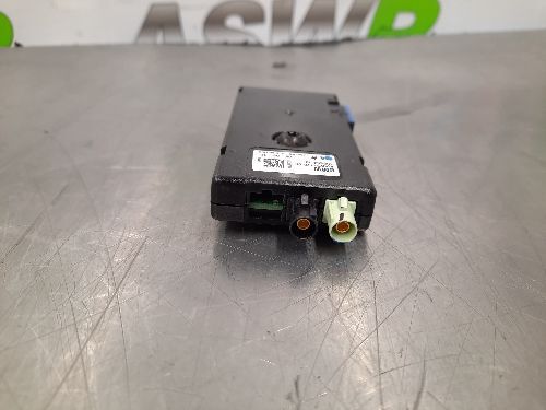 BMW F22 F87 30 F80 F32 F82 2 3 4 SERIES Aerial amplifier AM FM