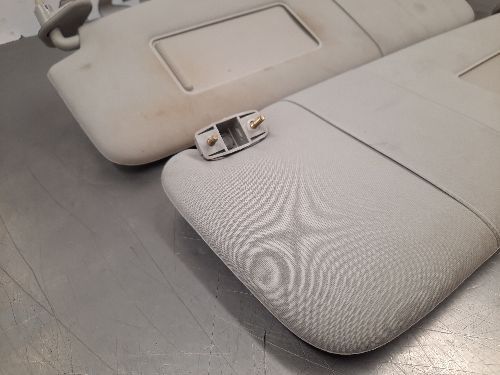 BMW E65 E66 7 SERIES Pair of Sun Visors with Make Up Lamp