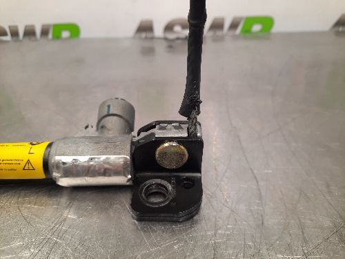 BMW Rear Seat Belt Tensioner N/S Passenger Left E60 E61 5 SERIES