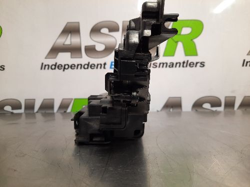 BMW Door Catch Actuator Front O/S Right Drivers F45 F46 G11 F48 F39