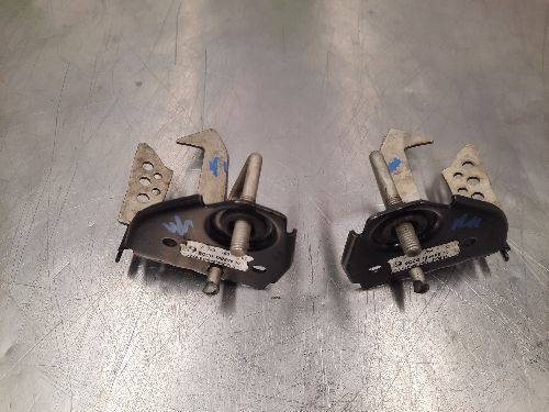 BMW Bonnet Upper Latches Pair F10 F12 F01 5 6 7 SERIES