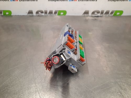 BMW Front Power Distribution Fuse Box G30 G31 G32 G11 5 6 7 SERIES