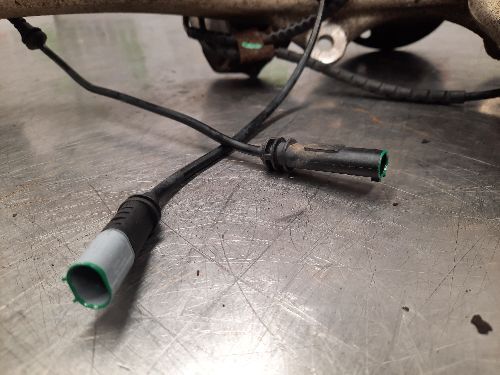 BMW Front Wheel Hub N/S Passenger Side F10 F11 F12 F13 5 6 SERIES