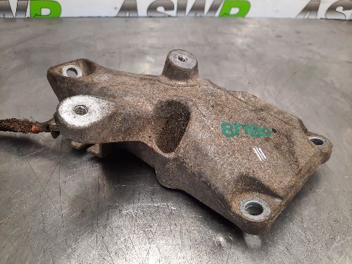 BMW Engine Mount Bracket E87 E90 1 3 SERIES N43 Passenger Side N/S