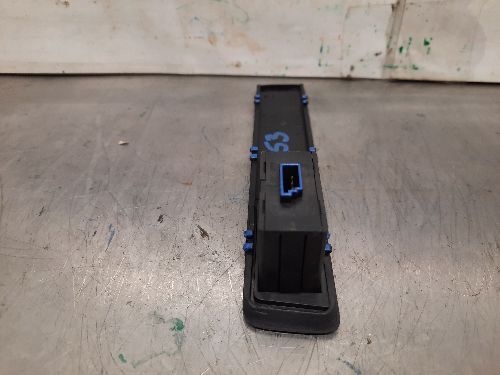 BMW E31 8 SERIES Alarm Indicator Light