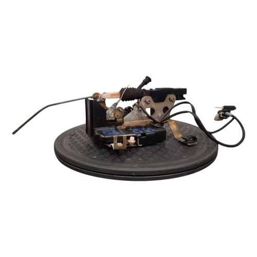 BMW E31 8 SERIES Door Catch Front O/S Drivers Side