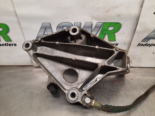 BMW E87 E90 1 3 SERIES N47 N/S Passenger Side Engine Bracket