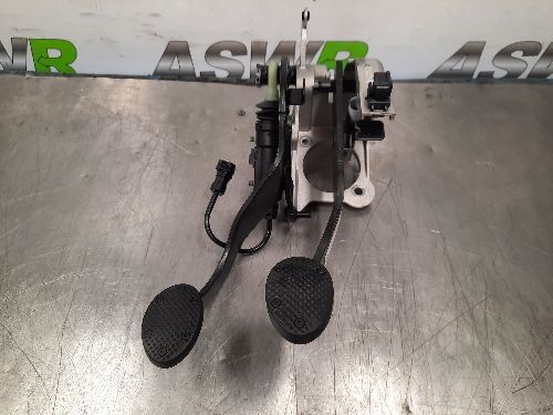 MINI Pedal Box Assembly Manual R56 R57 R60