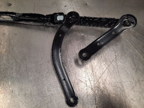 BMW E60 E61 E63 E64 5 6 Series O S Drivers Wiper Arm