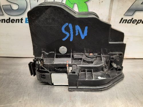 BMW E & F Generation Door Catch Front N/S Passenger Side