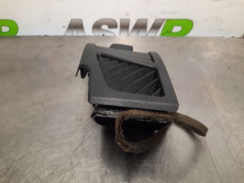 BMW E81 E82 E87 E88 1 SERIES Dashboard Air Vent O/S Drivers Right