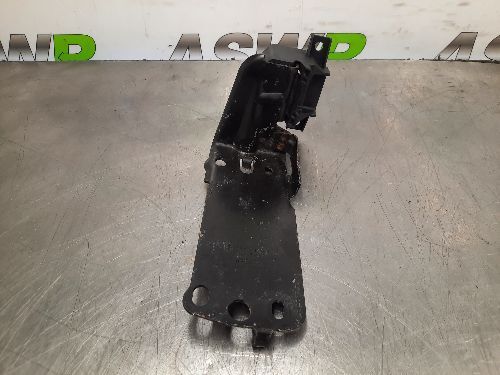 BMW Radiator Support Bracket Left Side E81 E87 E90 E93 1 3 SERIES