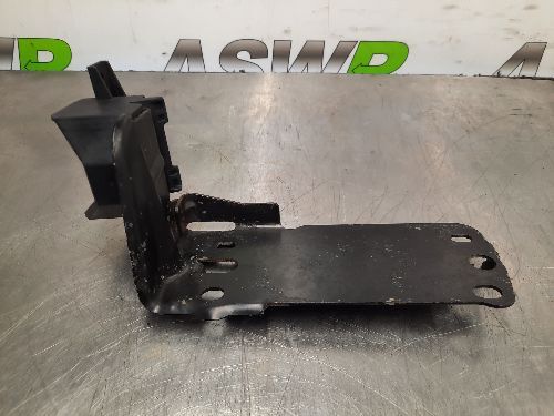BMW Radiator Support Bracket Left Side E81 E87 E90 E93 1 3 SERIES