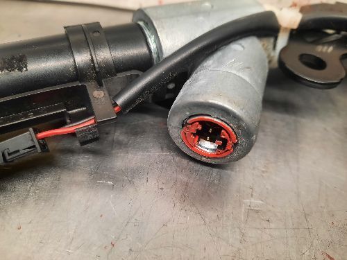 BMW E70 X5 E71 X6 Seat Belt Tensioner Front N/S Passenger Left