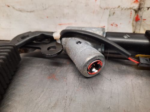 BMW E70 X5 E71 X6 Seat Belt Tensioner Front O/S Drivers Right