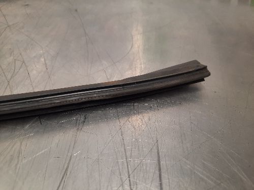 BMW Windscreen Weatherstrip Seal E31 8 SERIES