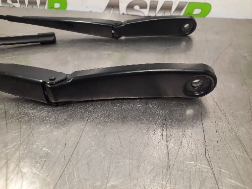 BMW Wiper Arms Pair F48 X1
