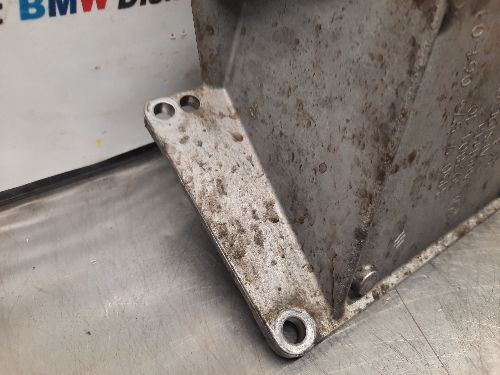 BMW Front Driveshaft Support Bracket E90 F10 F01 3 5 7 SERIES E84 X1
