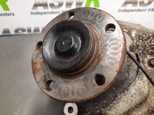 BMW Wheel Hub Front O/S Drivers Right F20 F21 F22 1 2 SERIES