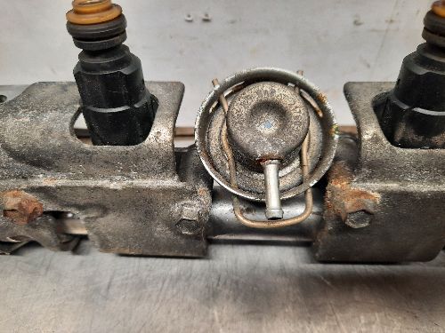 MINI COOPE R50 R52 W10 Petrol Fuel Injection Rail