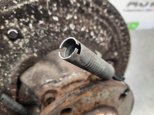 BMW 1 3 SERIES Hub Wheel Front N/S Passenger Left E82 E87 E90