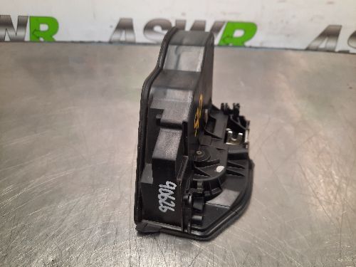 BMW E & F Generation Door Catch Front O/S Drivers